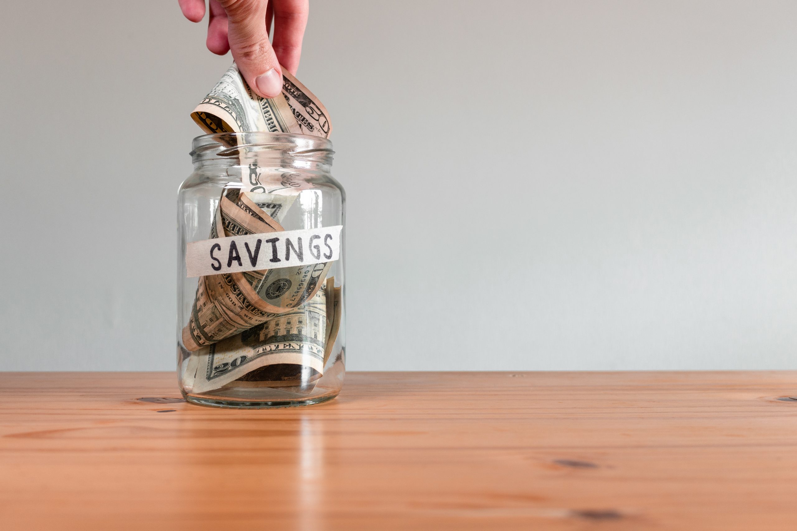 risparmio quotidiano in salvadanaio